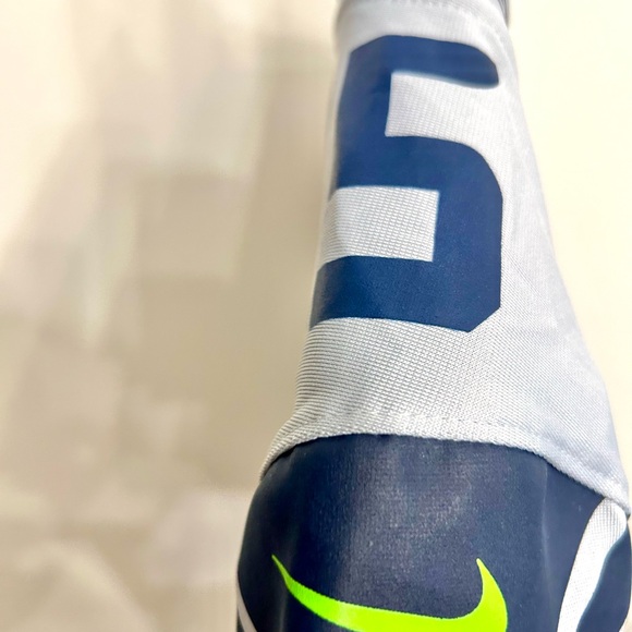 Nike Seattle Seahawks Football Jersey - Picture 4 of 5